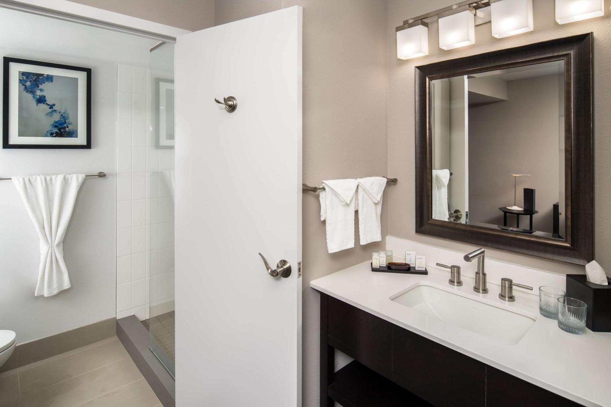 Embassy Suites By Hilton Seattle - Tacoma International Airport Tukwila Extérieur photo